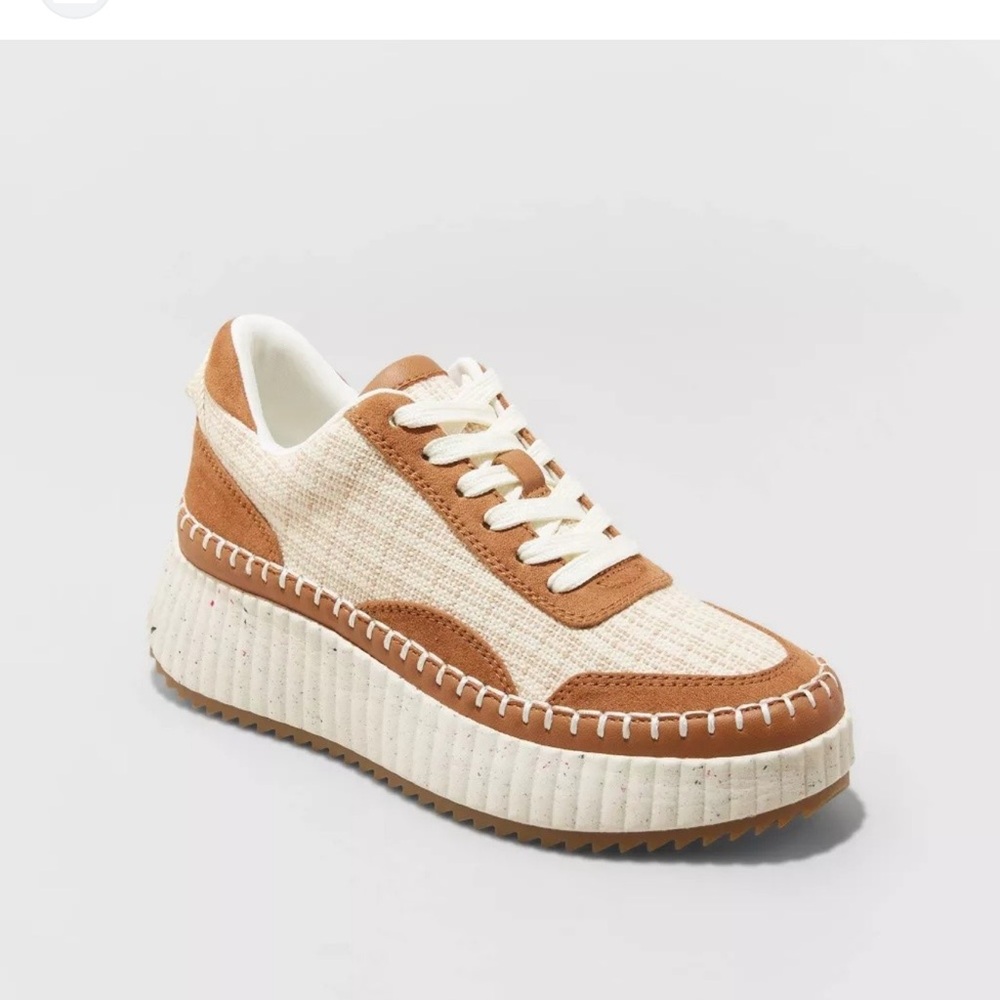 Universal Thread Women's Lace-Up Sneakers - Tan and Cream